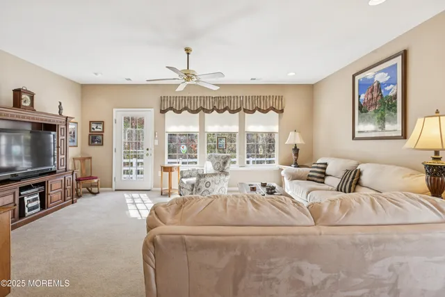 $439,999 | 70 Cromwell Lane, Jackson, NJ 08527