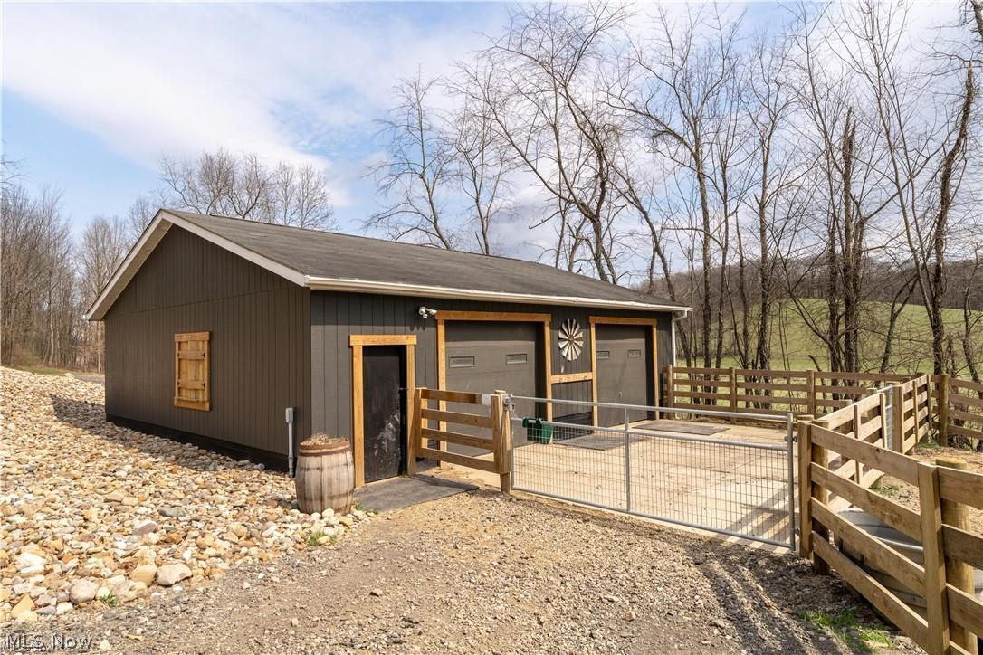 7528 Dover Zoar Road Northeast Dover, OH 44622 - Photo 3 of 42