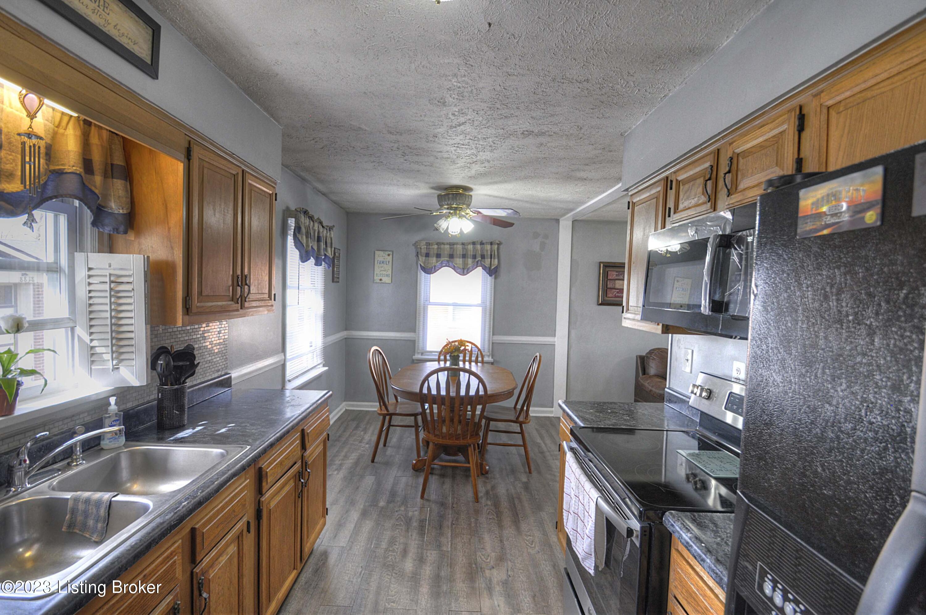 8818 Terry Road Louisville, KY 40258 - Photo 4 of 19 _DSC0037_8_9