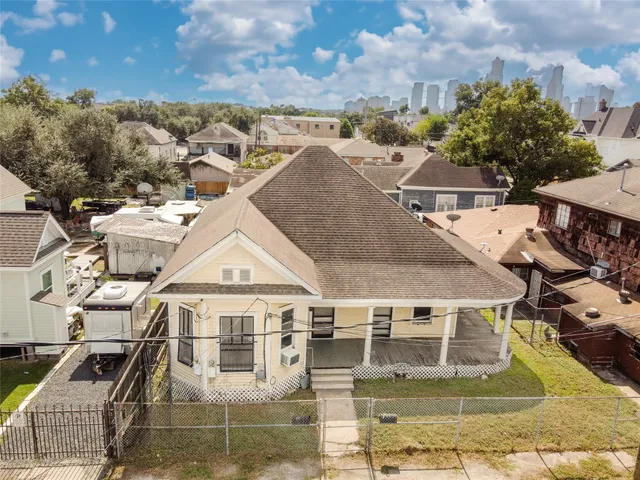 $900 | 1414 1/2 Campbell Street, Houston, TX 77009