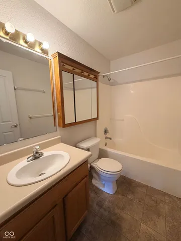 $215,000 | 615 Treyburn Lakes Way, Indianapolis, IN 46239