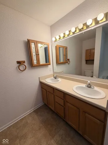 $215,000 | 615 Treyburn Lakes Way, Indianapolis, IN 46239