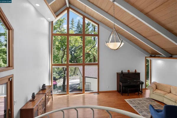 $1,699,000 | 163 El Toyonal, Orinda, CA 94563