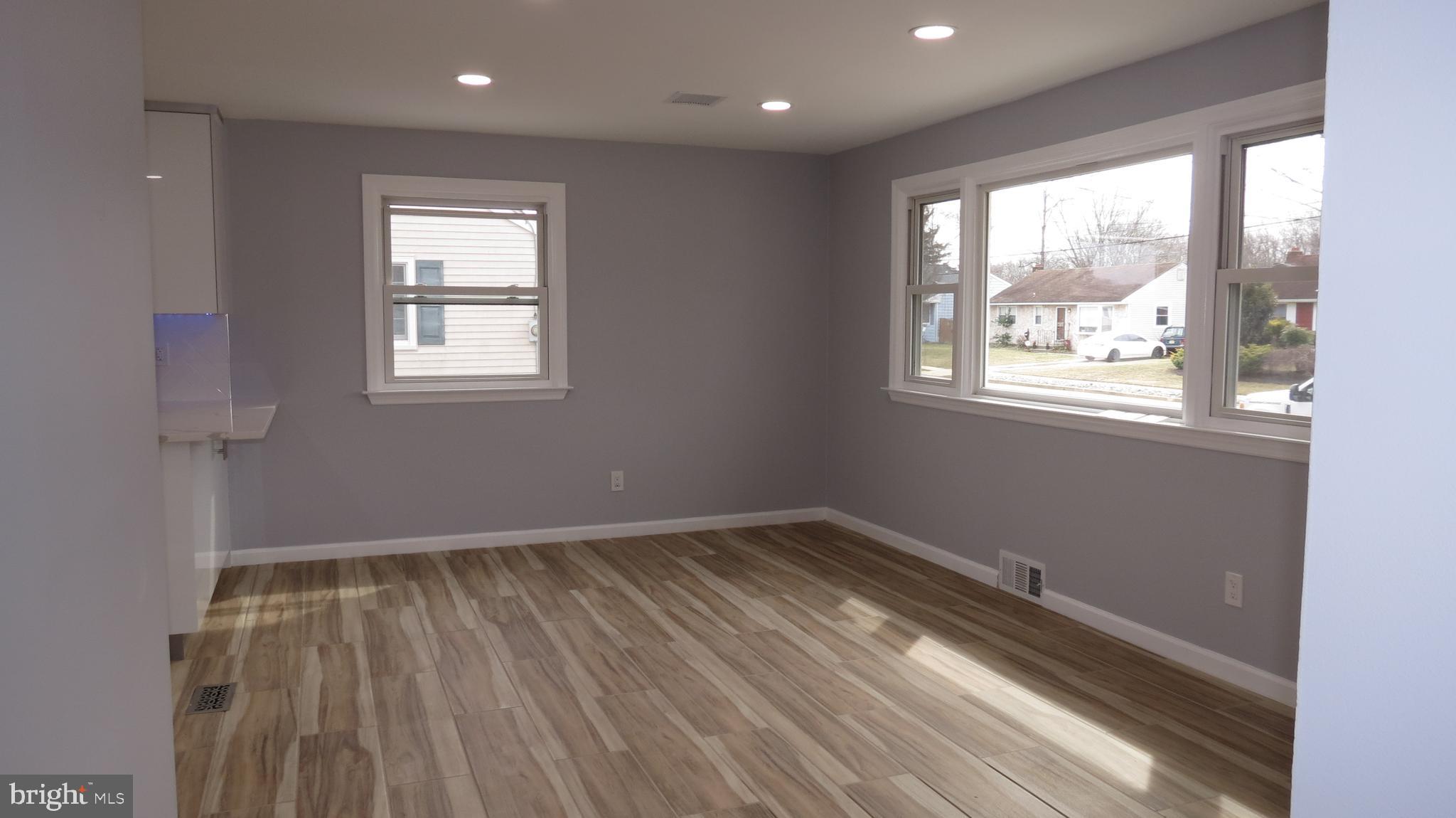 976 Kirk Road Williamstown, NJ 08094 - Photo 3 of 27