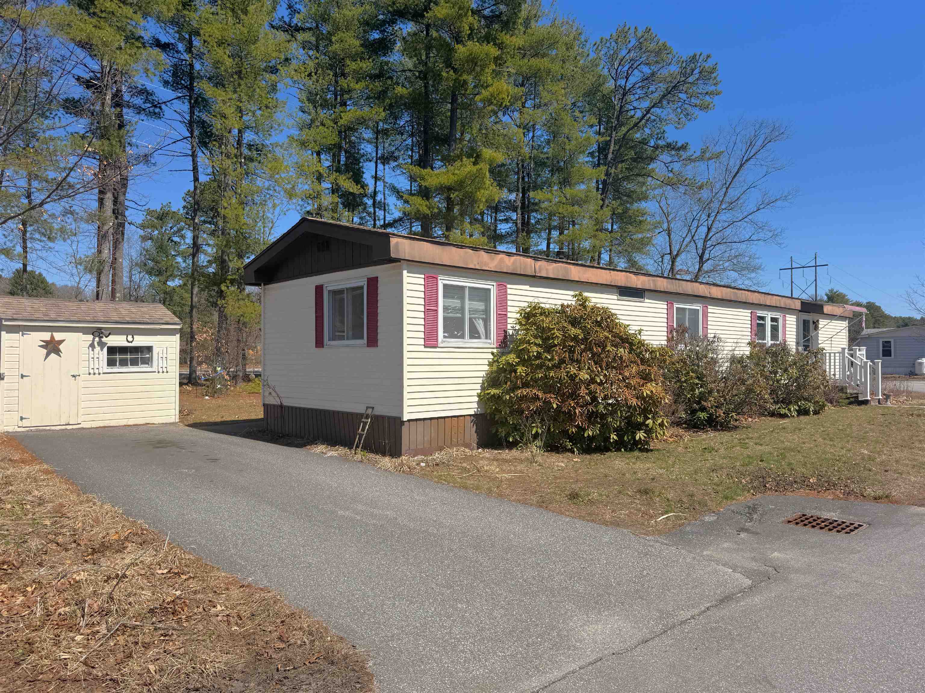 20 Country Way Goffstown, NH 03045 - Photo 1 of 36