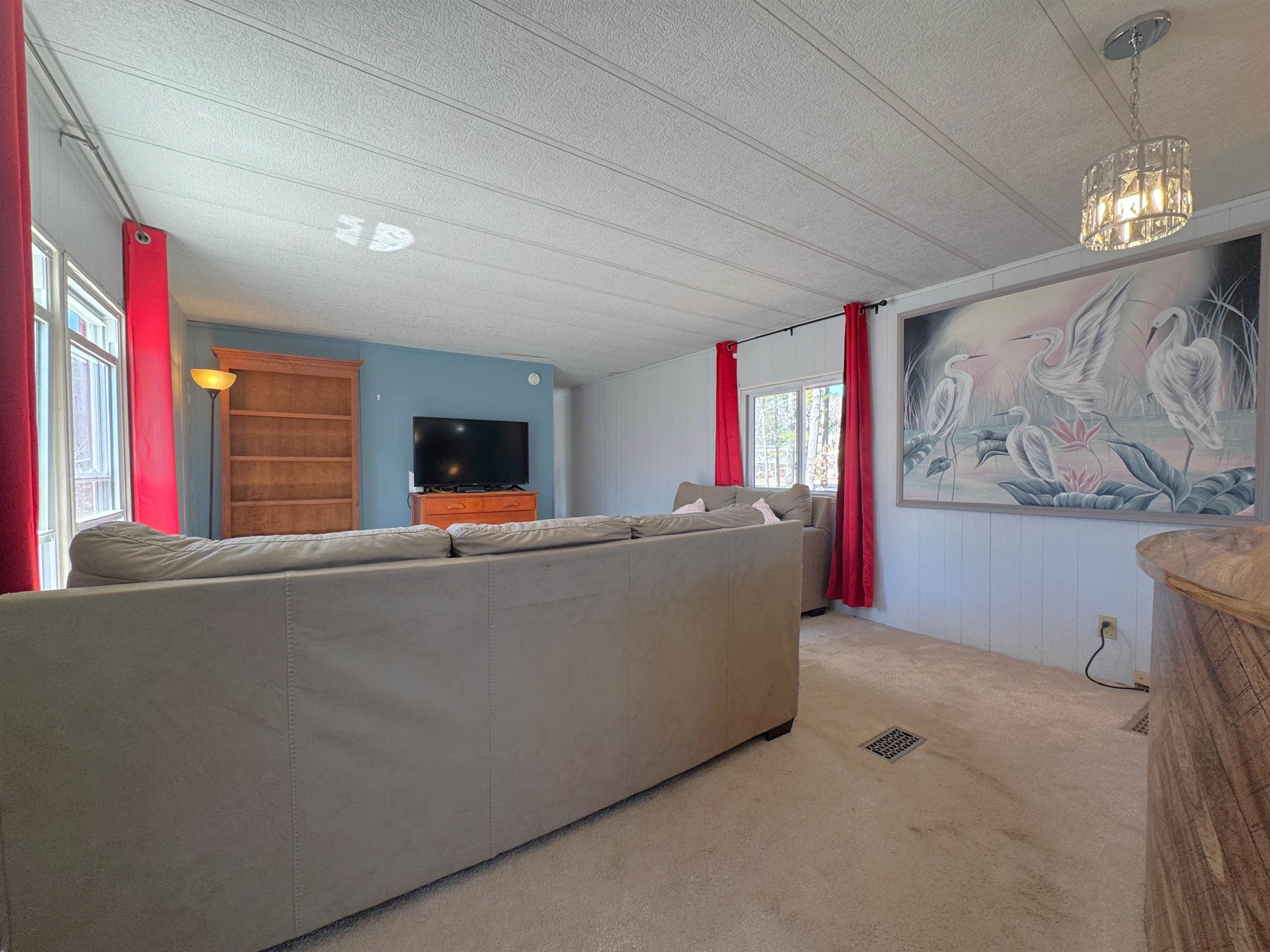 20 Country Way Goffstown, NH 03045 - Photo 12 of 36