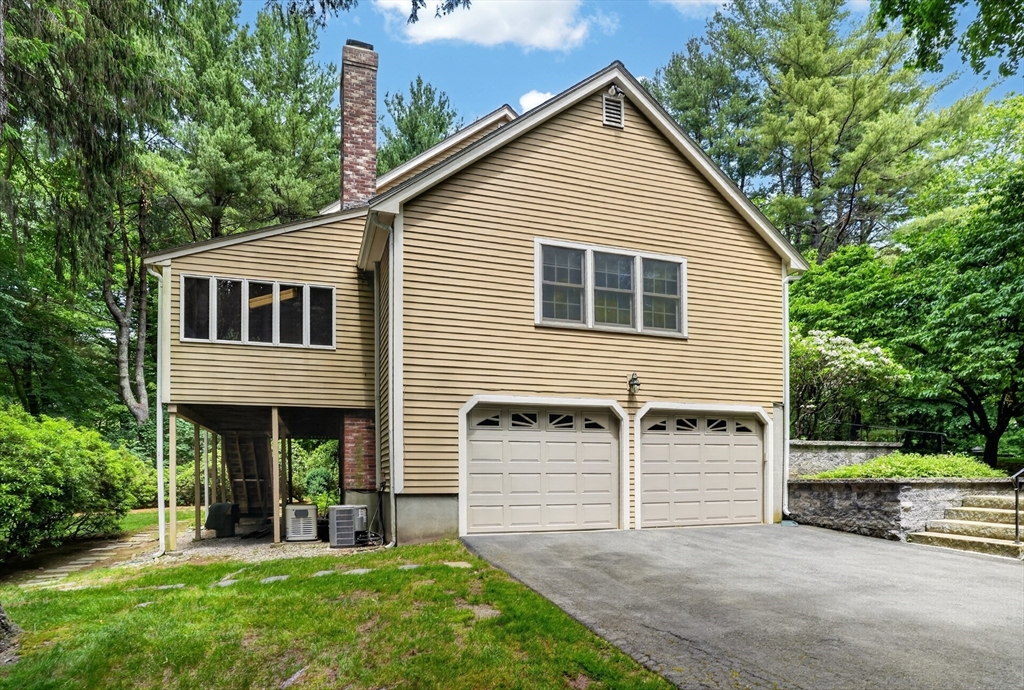 17 Maplewood Road Medfield, MA 02052 - Photo 2 of 41