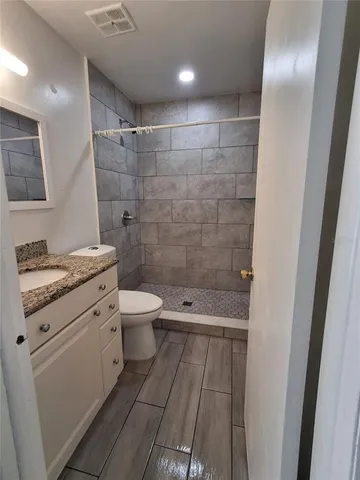 $1,800 | 6477 146th Avenue North, Unit B, Clearwater, FL 33760