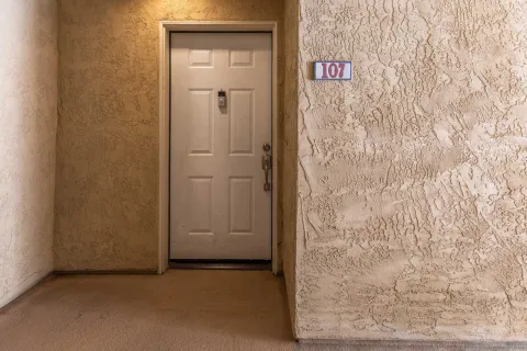 $624,999 | 550 Camino De La Reina, Unit 107, San Diego, CA 92108