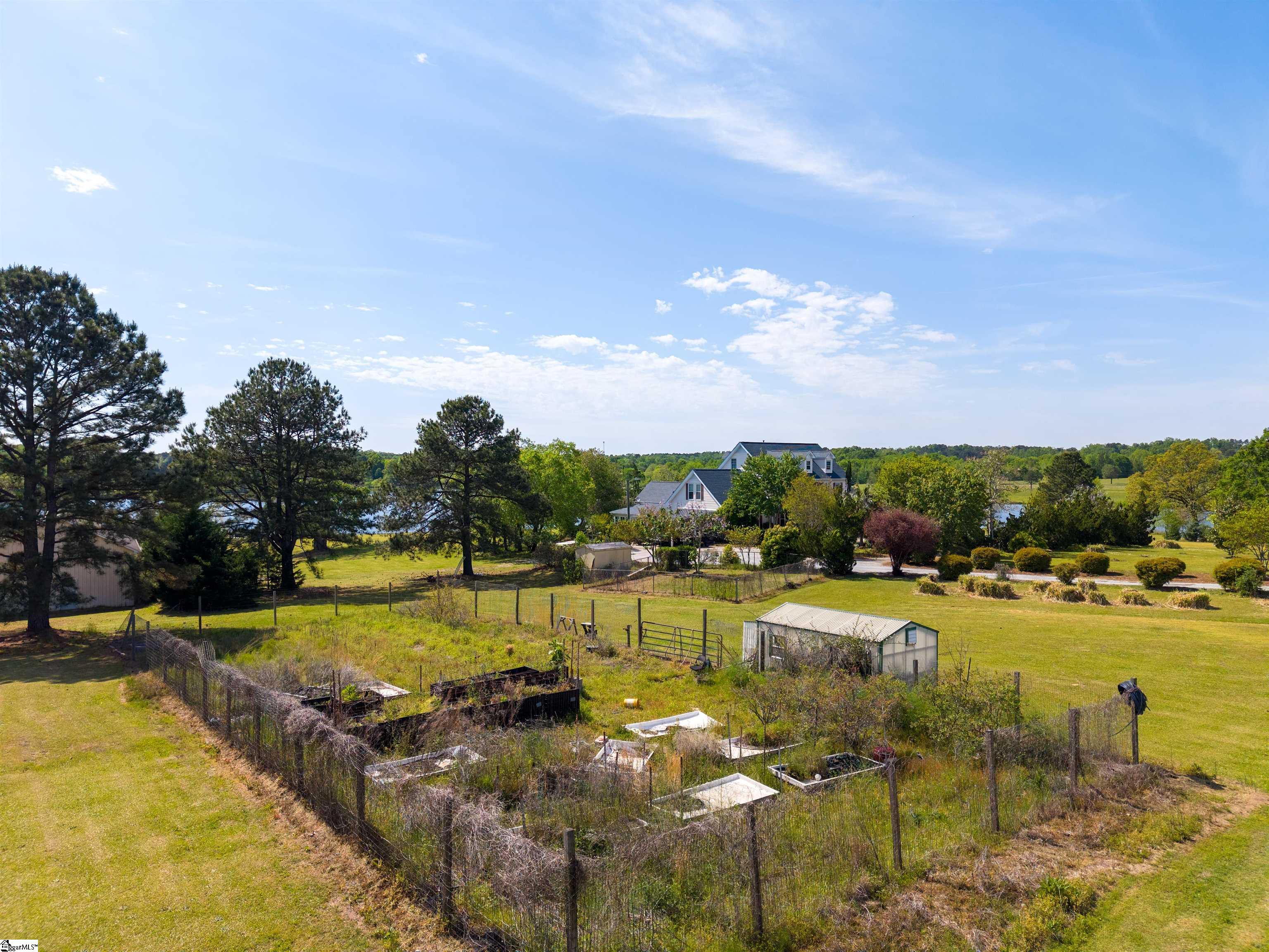 402 Nanaloo Avenue Waterloo, SC 29384 - Photo 5 of 42