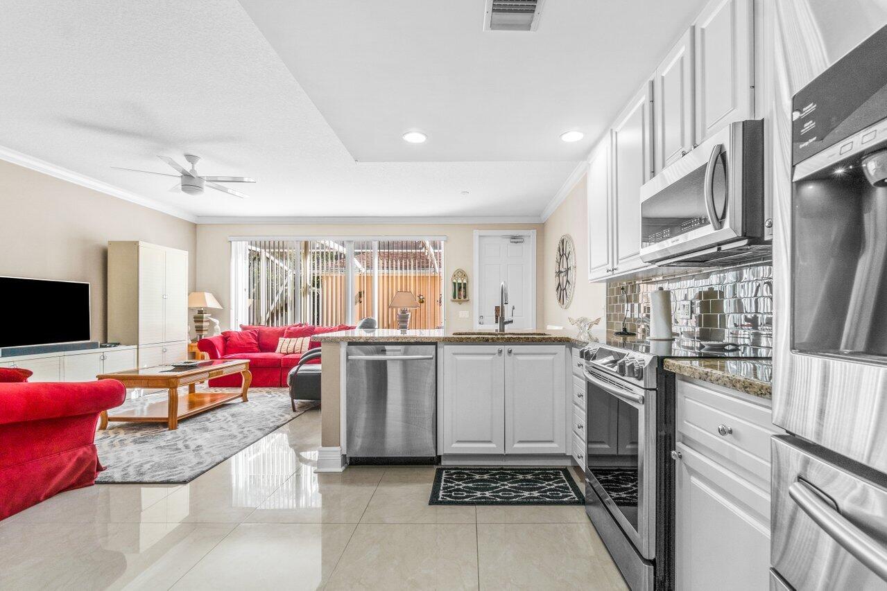 107 Andover Drive Jupiter, FL 33458 - Photo 14 of 26 014-107AndoverDrive-Jupiter-FL-33458-SMA