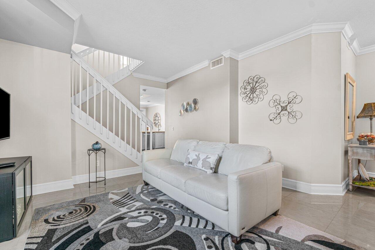 107 Andover Drive Jupiter, FL 33458 - Photo 6 of 26 006-107AndoverDrive-Jupiter-FL-33458-SMA