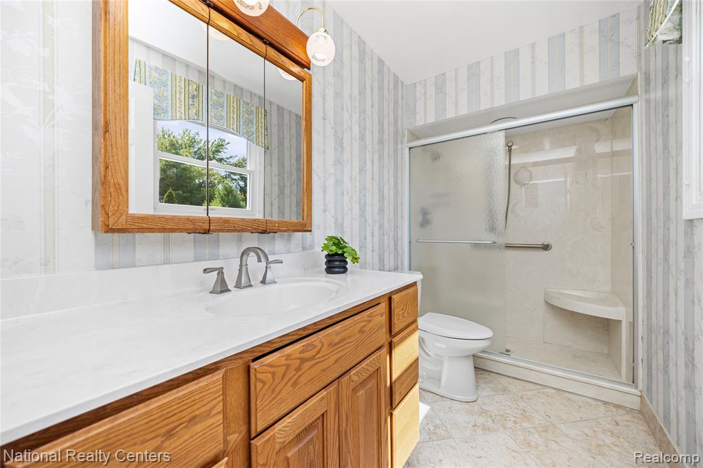 26131 Pleasant Valley Road Farmington Hills, MI 48331 - Photo 31 of 61
