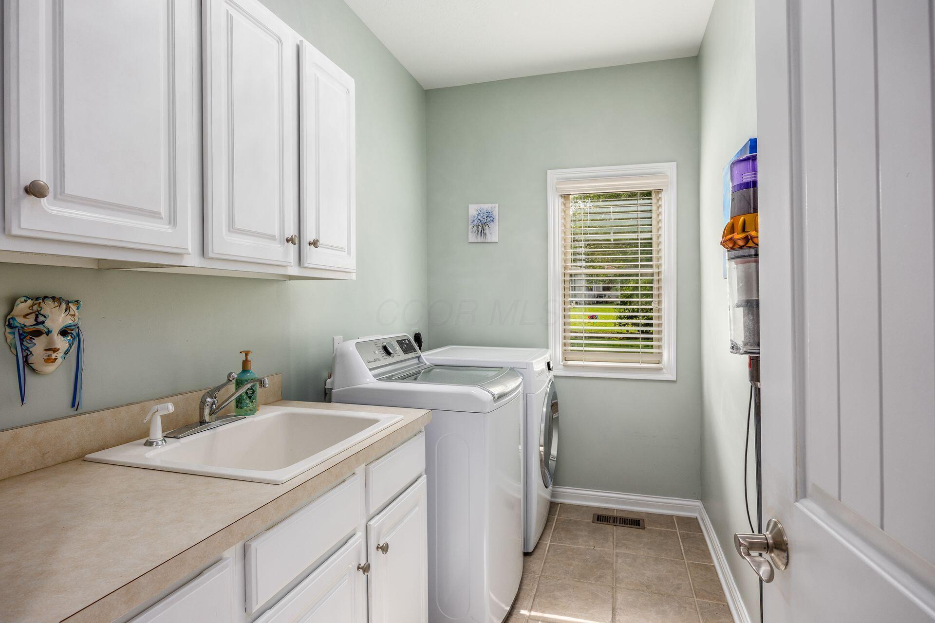 5417 Limestone Ridge Drive Dublin, OH 43016 - Photo 22 of 51 026_e6d3d6c4_j limestone 133