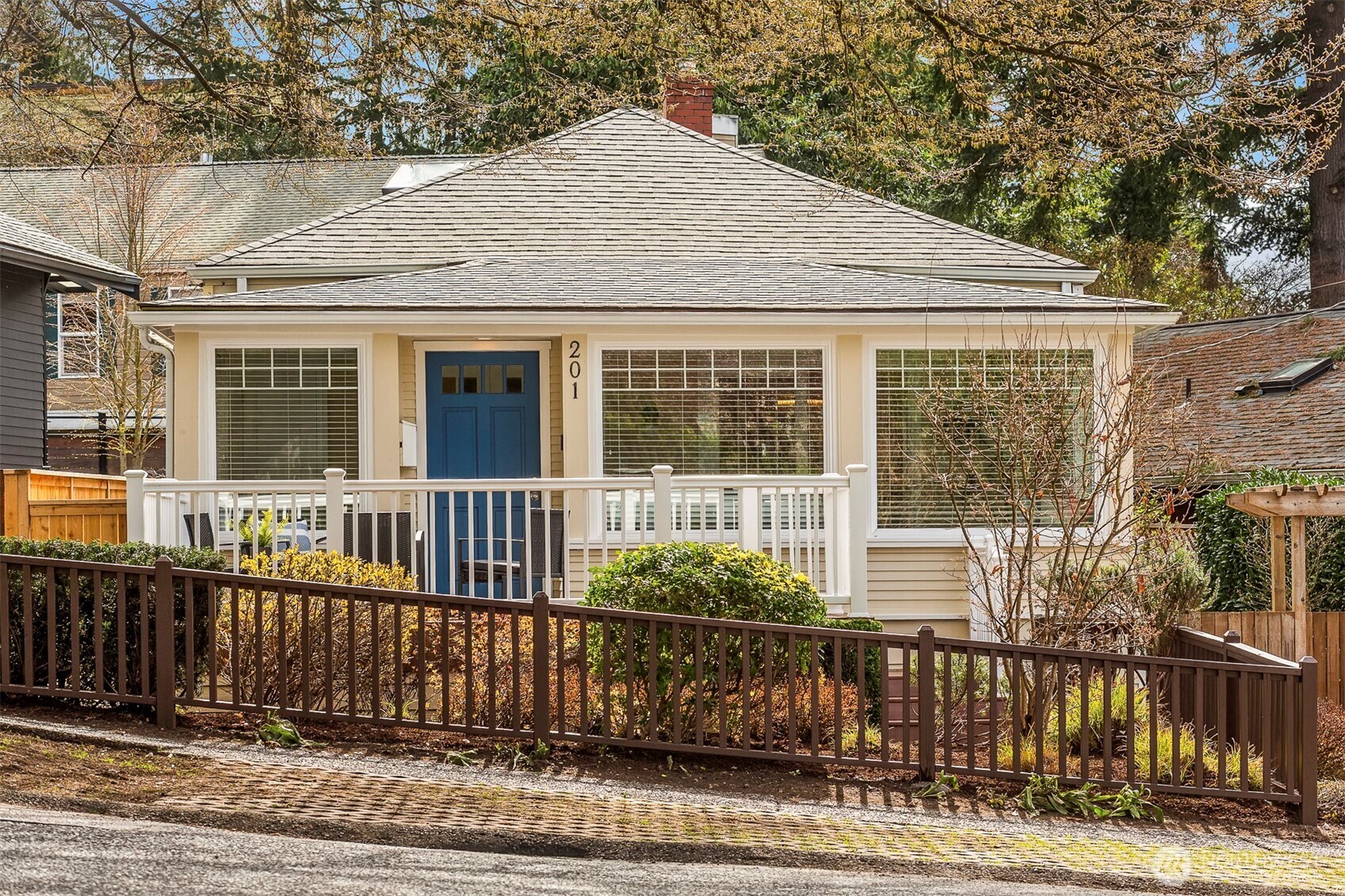 201 North 57th Street Seattle, WA 98103 - Photo 1 of 36 Gallery Image 1