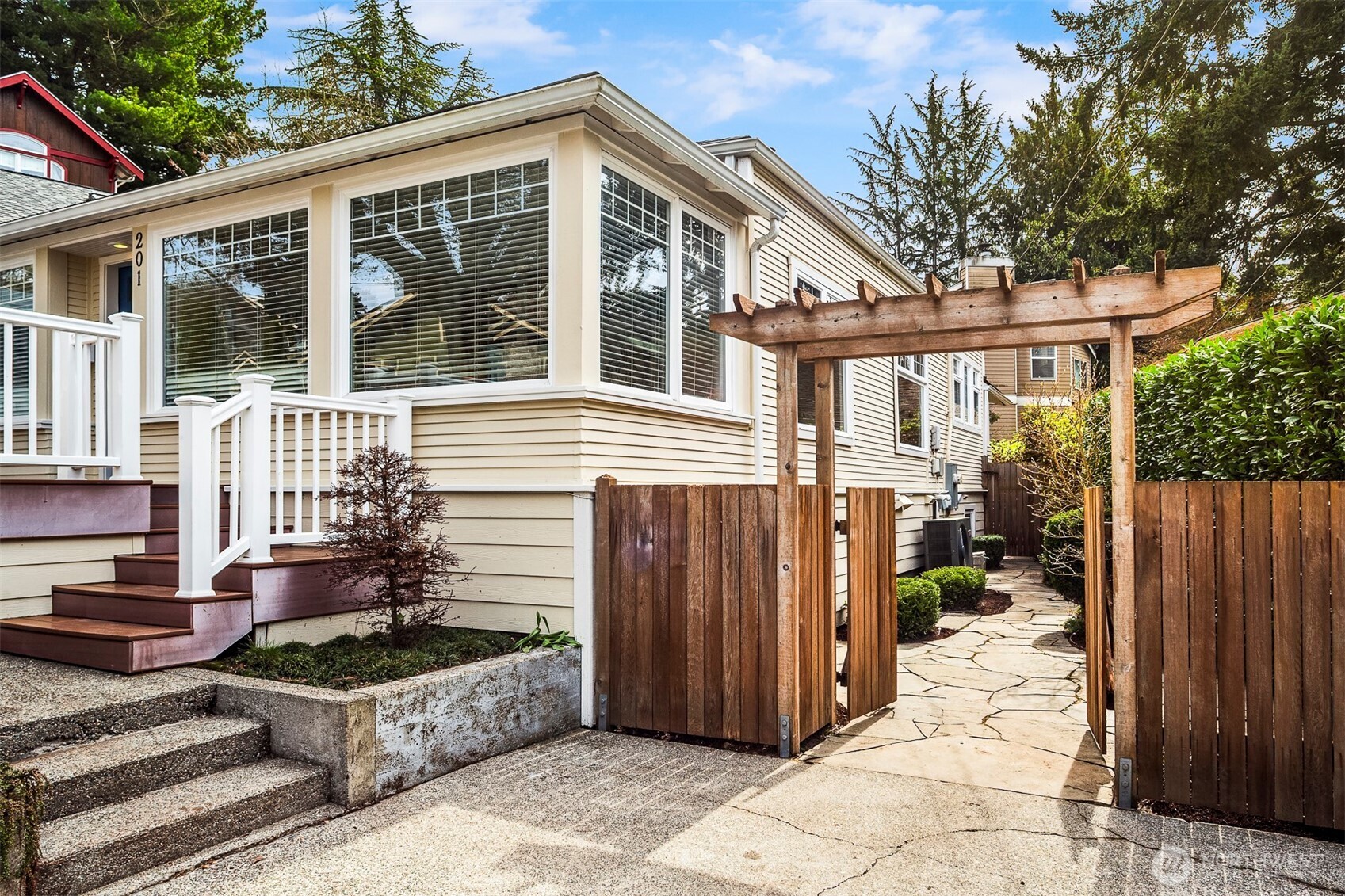 201 North 57th Street Seattle, WA 98103 - Photo 35 of 36 Gallery Image 35