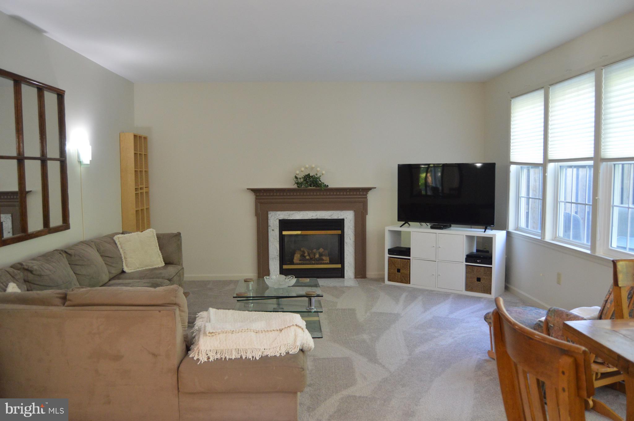 8009 Roland Court Elkridge, MD 21075 - Photo 9 of 30 Family Room