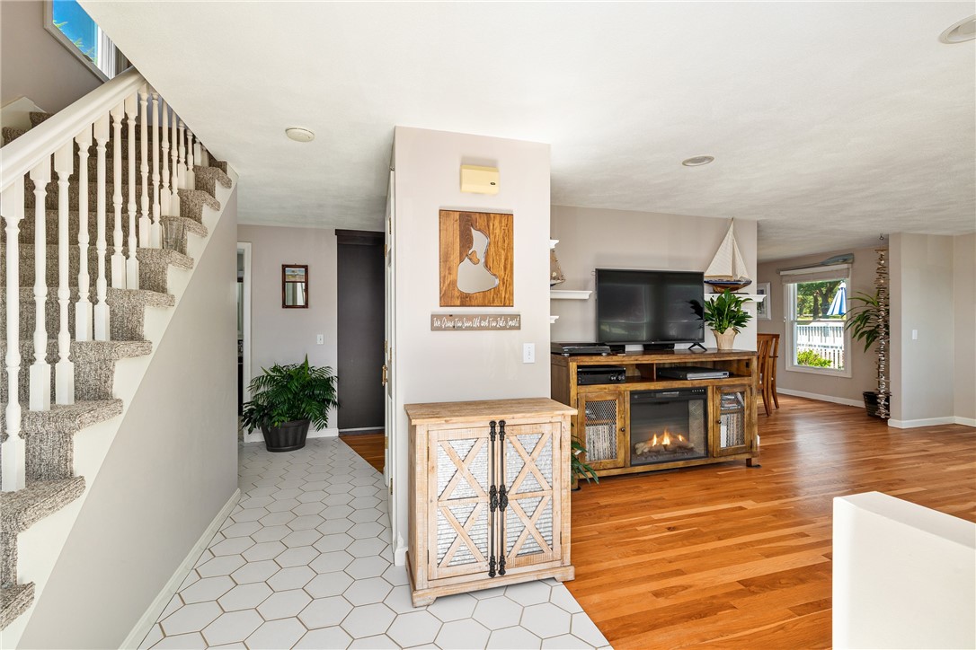 357 Capron Farm Drive Warwick, RI 02886 - Photo 11 of 49