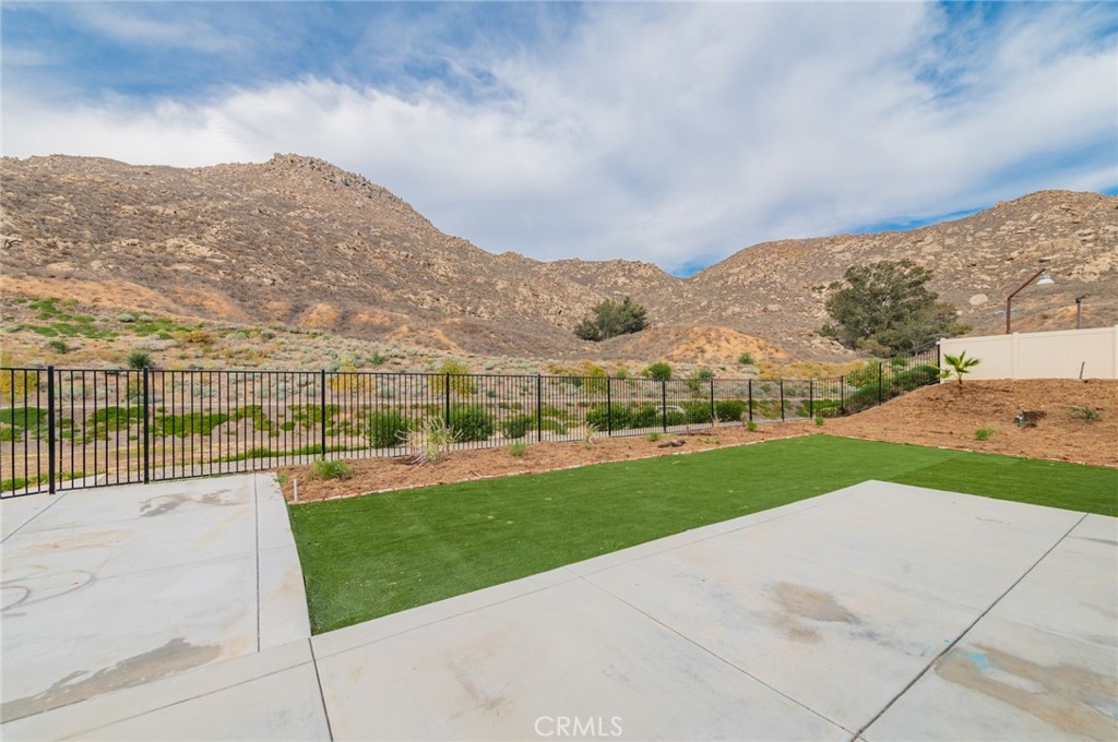 7309 Grazing Lane Riverside, CA 92507 - Photo 42 of 43 a view of a terrace with a garden