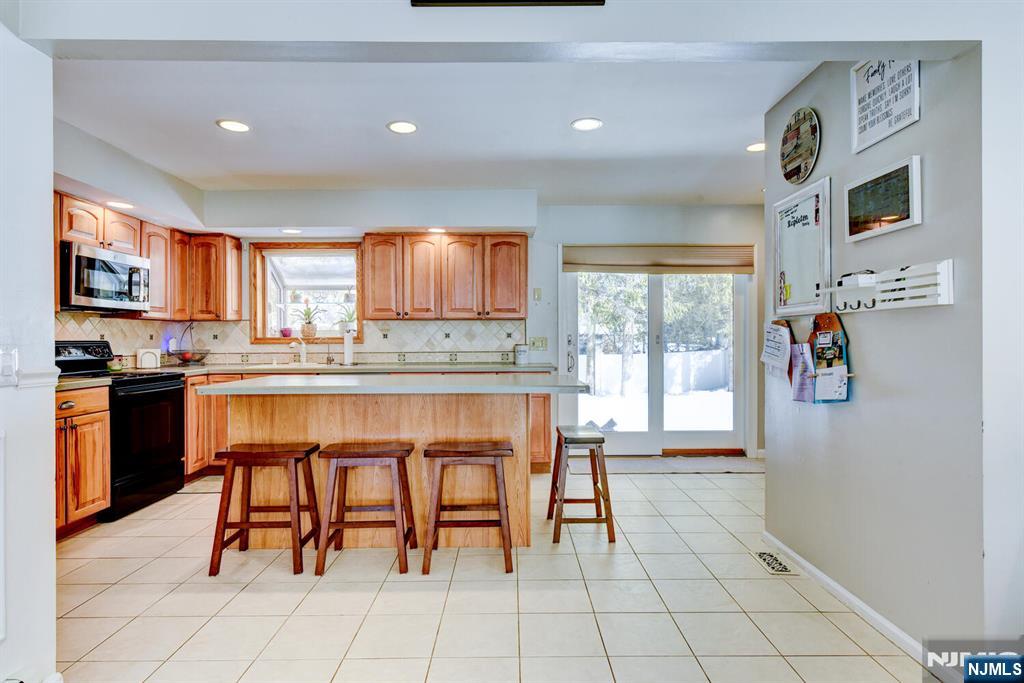 3 Loretta Lane Oak Ridge, NJ 07438 - Photo 12 of 29