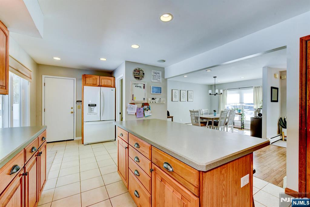 3 Loretta Lane Oak Ridge, NJ 07438 - Photo 13 of 29