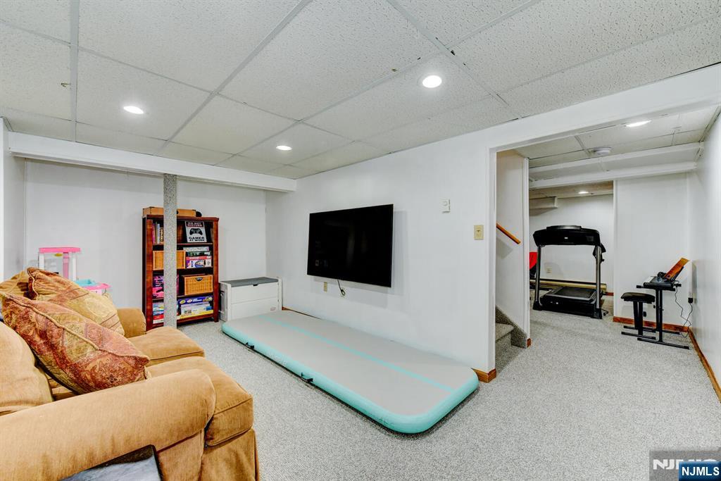 3 Loretta Lane Oak Ridge, NJ 07438 - Photo 24 of 29