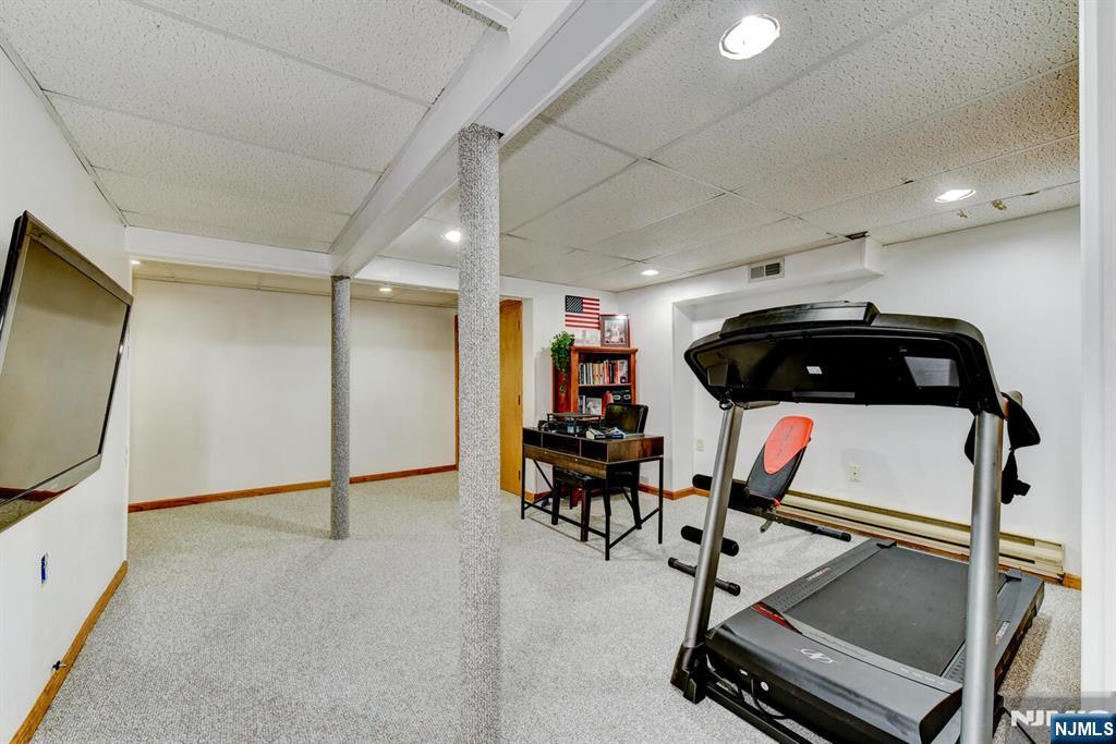 3 Loretta Lane Oak Ridge, NJ 07438 - Photo 25 of 29