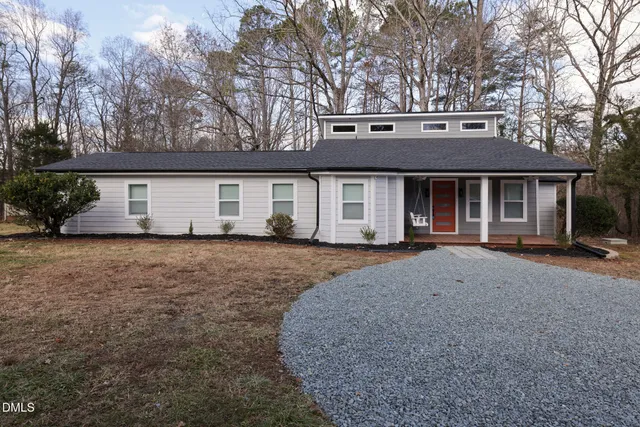 $2,500 | 731 Latimer Street, Hillsborough, NC 27278