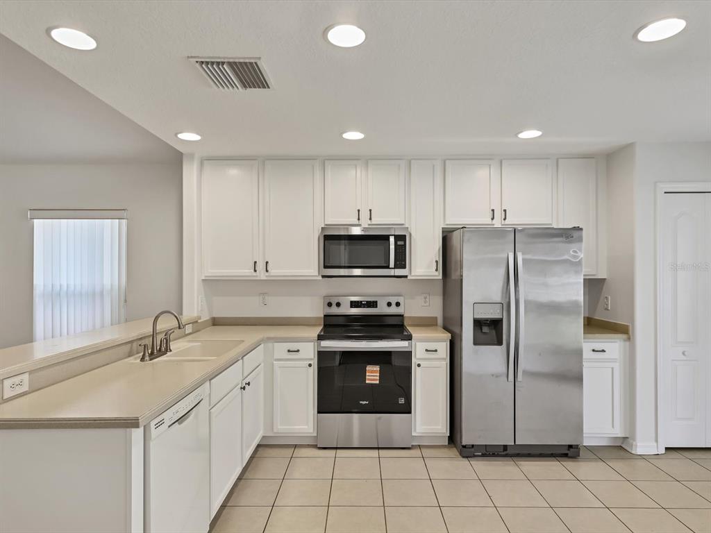 6258 Blue Runner Court Lakewood Ranch, FL 34202 - Photo 12 of 23