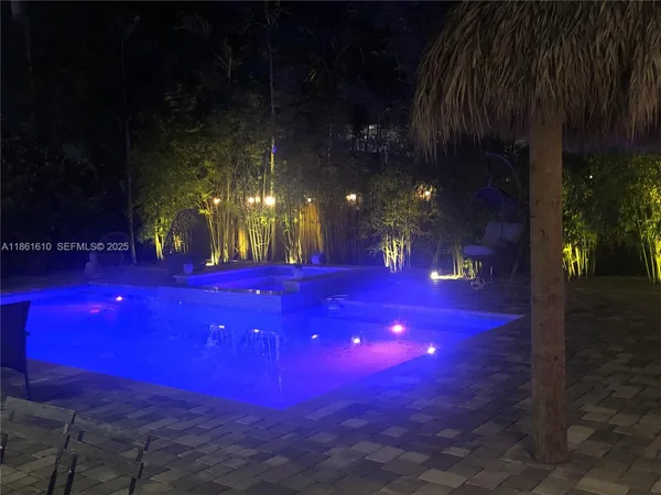 a view of a yard with a house