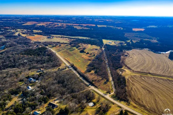$90,000 | 1040 Southeast Stanley Road, Tecumseh, KS 66542