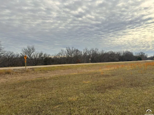 $92,500 | 1040 Southeast Stanley Road, Tecumseh, KS 66542