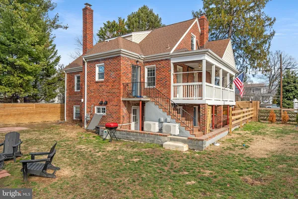 $3,200 | 1700 Dewitt Avenue, Unit 1, Alexandria, VA 22301