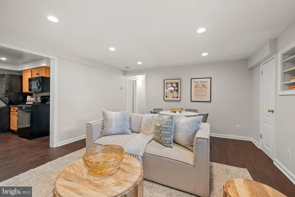 $3,200 | 1700 Dewitt Avenue, Unit 1, Alexandria, VA 22301