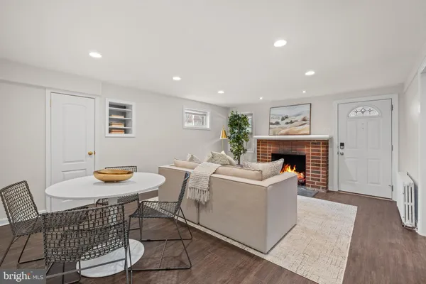 $3,200 | 1700 Dewitt Avenue, Unit 1, Alexandria, VA 22301