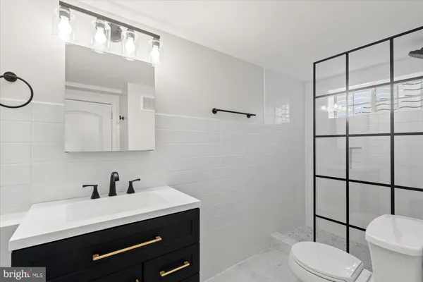 $3,200 | 1700 Dewitt Avenue, Unit 1, Alexandria, VA 22301