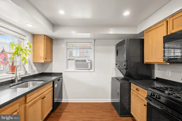 $3,200 | 1700 Dewitt Avenue, Unit 1, Alexandria, VA 22301