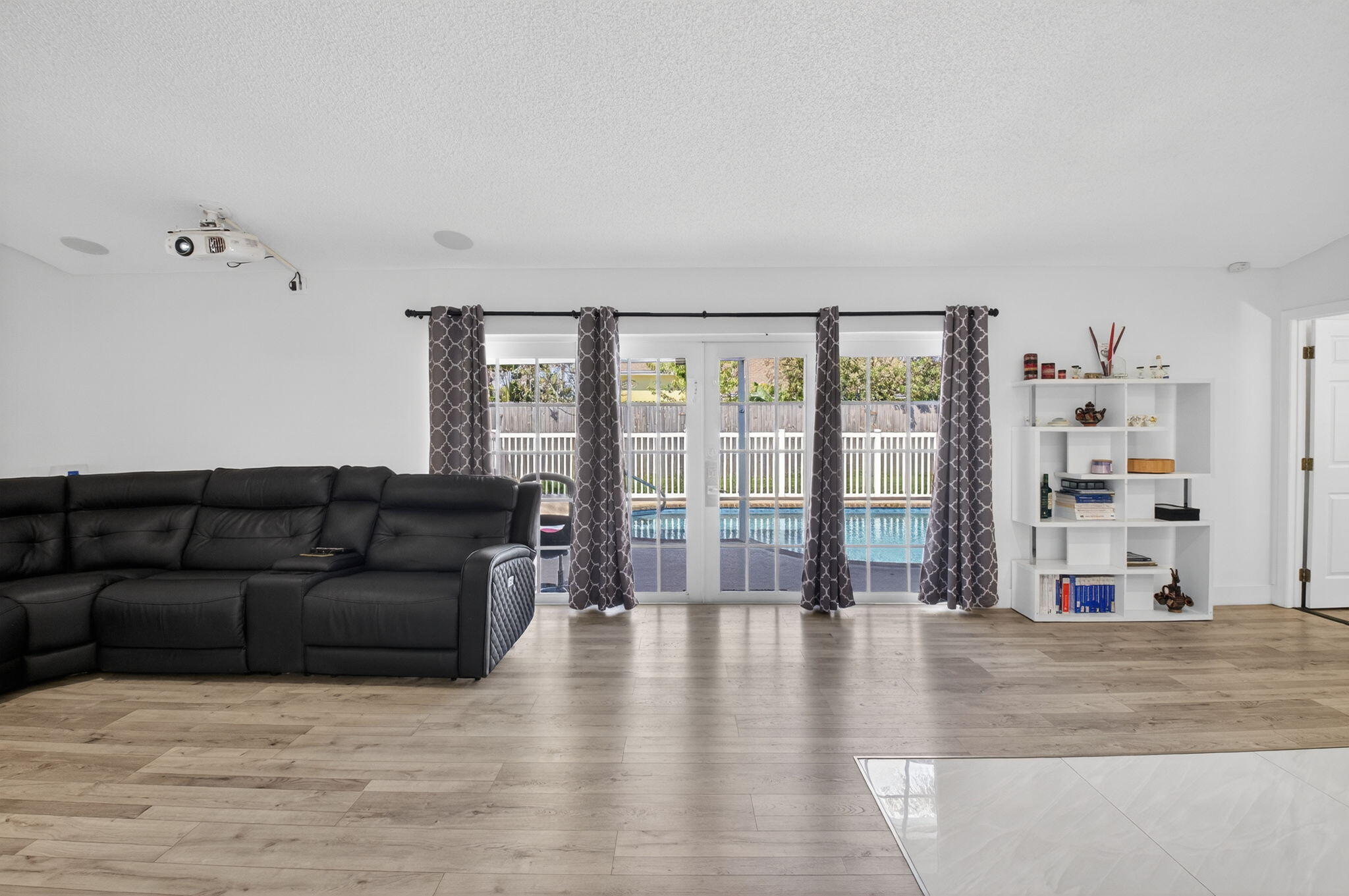 19131 Fairlawn Way Boca Raton, FL 33434 - Photo 14 of 39 Living Area
