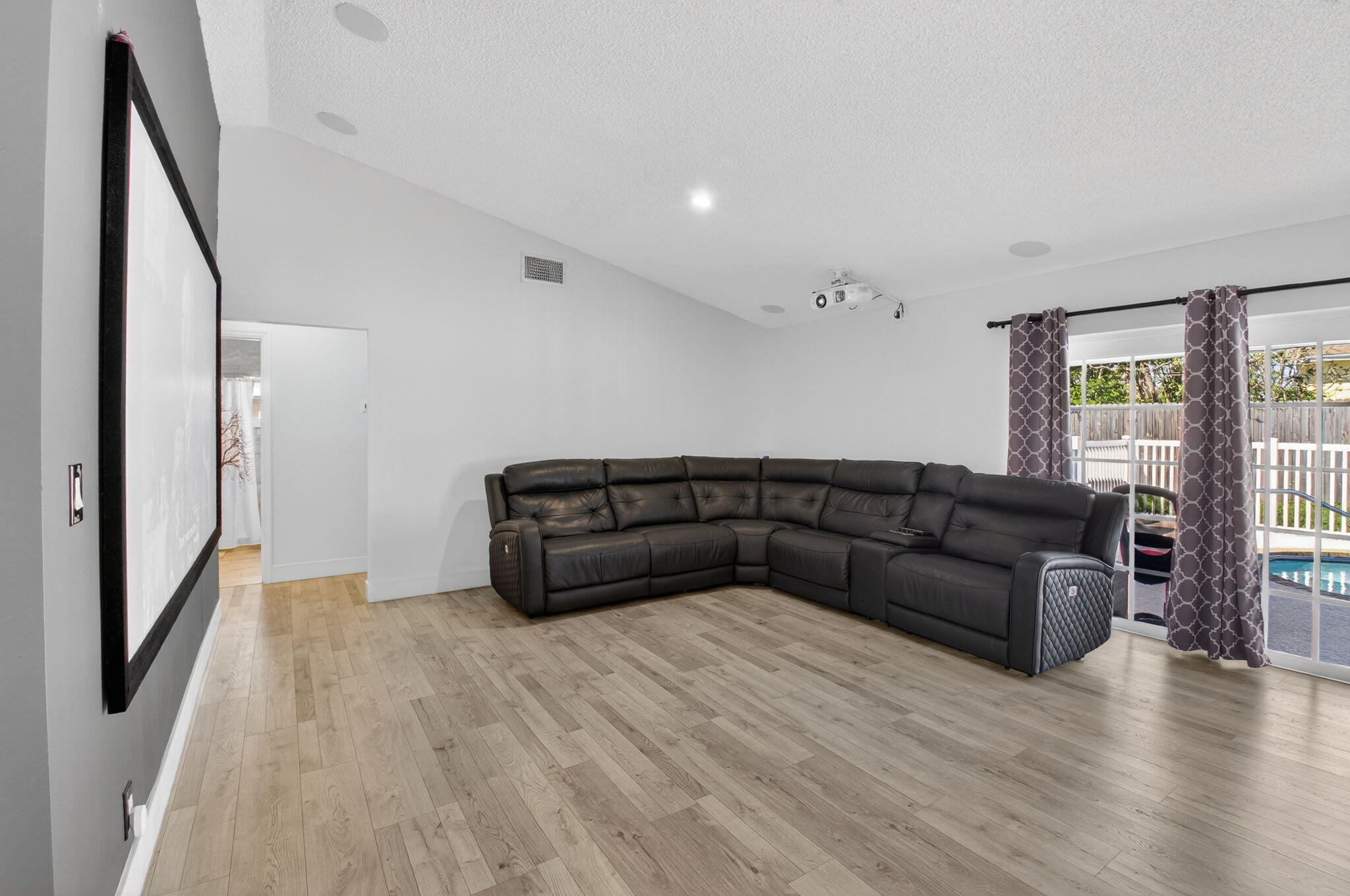 19131 Fairlawn Way Boca Raton, FL 33434 - Photo 15 of 39 Living Area