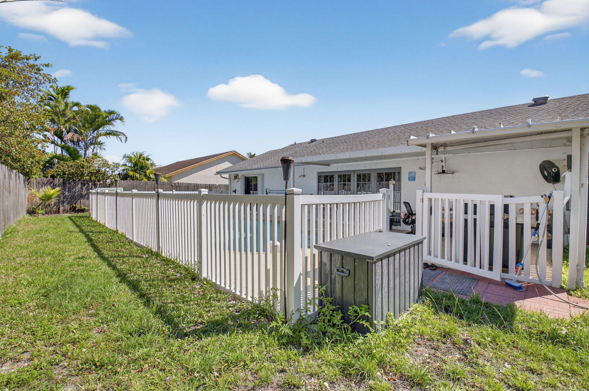 19131 Fairlawn Way Boca Raton, FL 33434 - Photo 35 of 39 Backyard