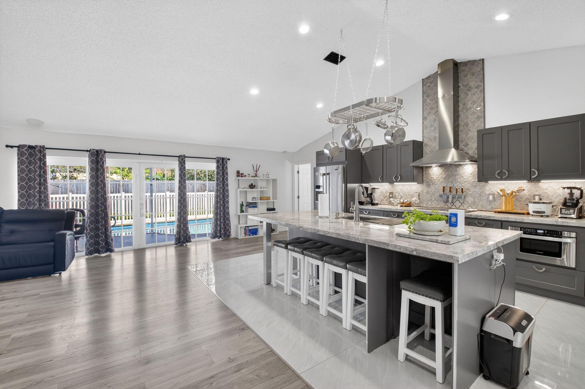 19131 Fairlawn Way Boca Raton, FL 33434 - Photo 3 of 39 KITCHEN/ Living Room