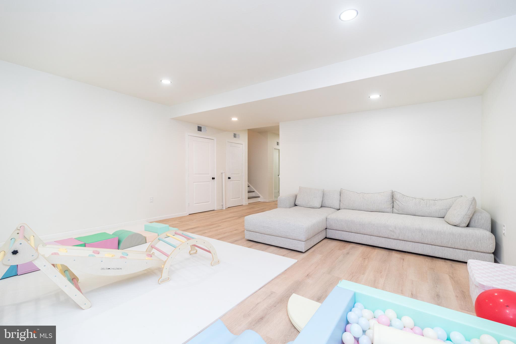 1033 Mariwill Drive Quakertown, PA 18951 - Photo 43 of 67 a living room with furniture and a couch