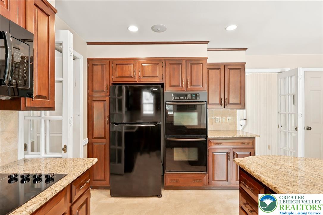 613 East Macada Road Bethlehem, PA 18017 - Photo 15 of 52