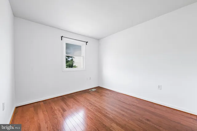 $460,000 | 3323 Buehler Court, Unit 111, Olney, MD 20832