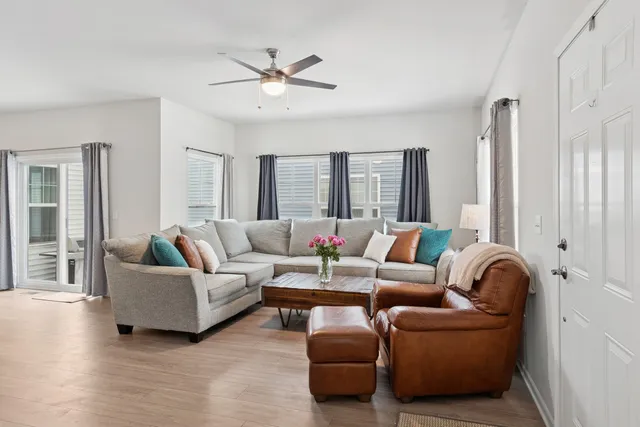 $399,000 | 875 Station Boulevard, Elburn, IL 60119