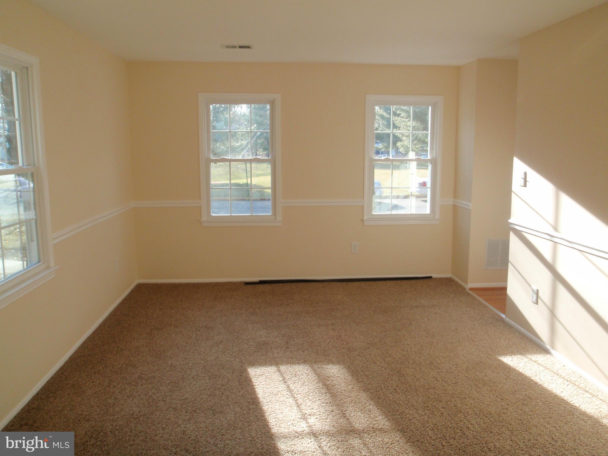 8307 Moline Place Springfield, VA 22153 - Photo 9 of 18 Living Room