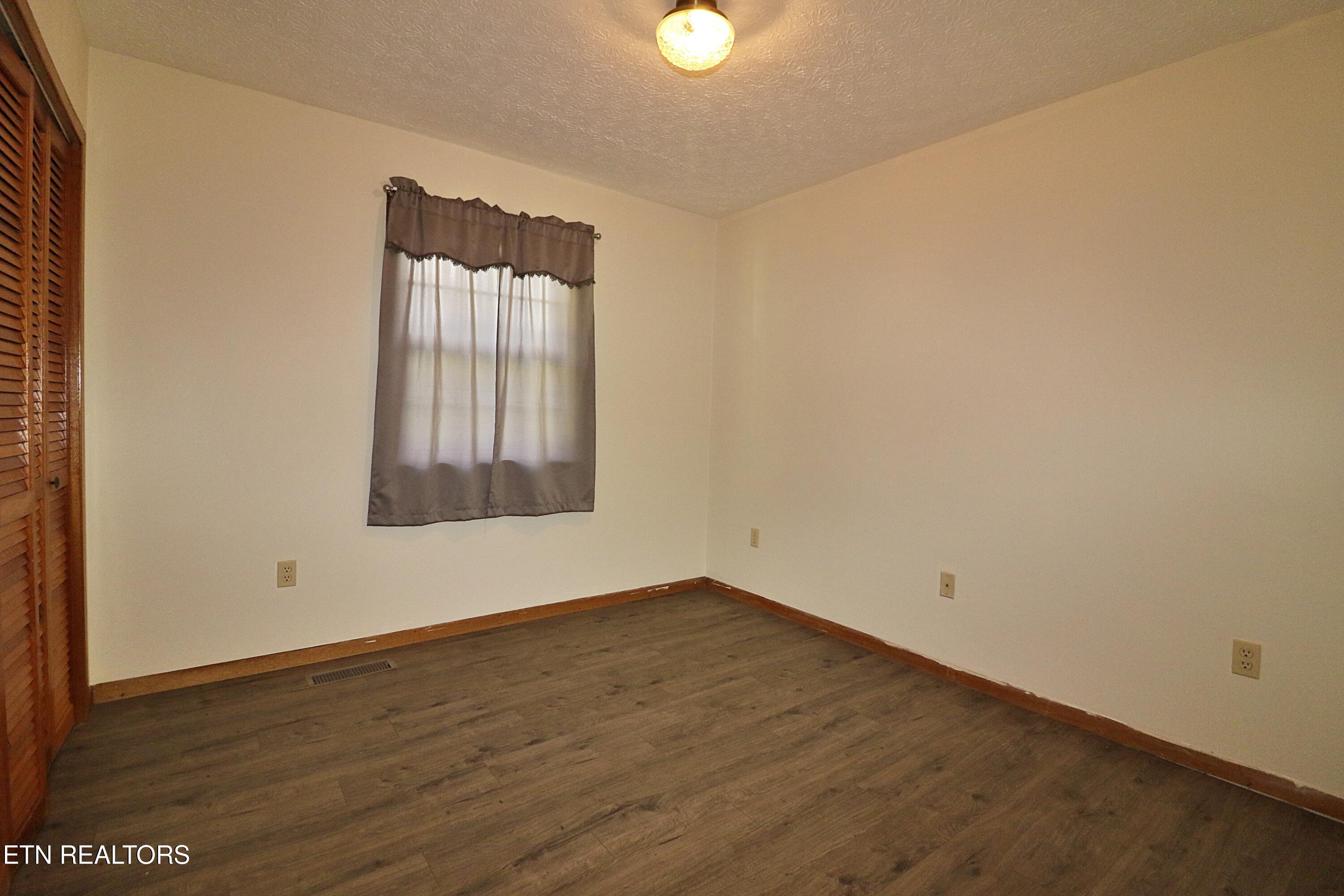 7914 Brimstone Road Robbins, TN 37852 - Photo 20 of 53 094A4300