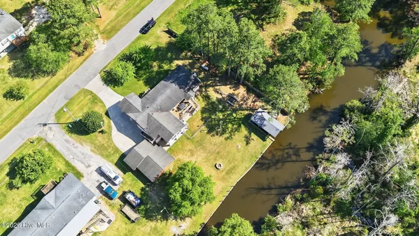 $450,000 | 298 Bay Shore Drive, Chocowinity, NC 27817