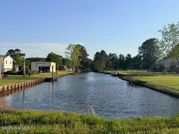 $450,000 | 298 Bay Shore Drive, Chocowinity, NC 27817