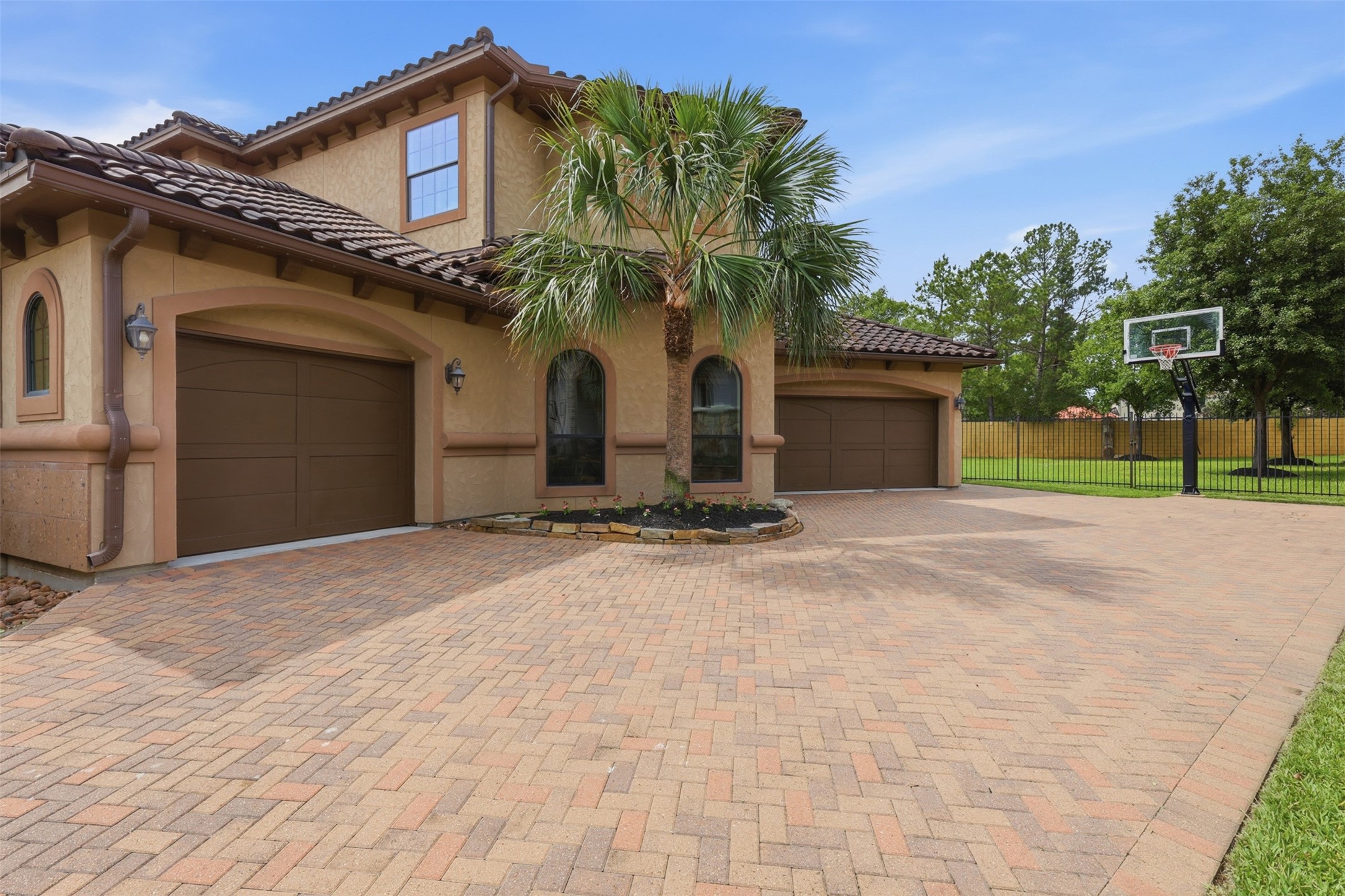 14 Post Shadow Estate Drive Spring, TX 77389 - Photo 7 of 49
